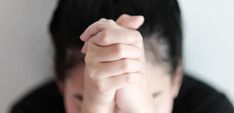 woman praying